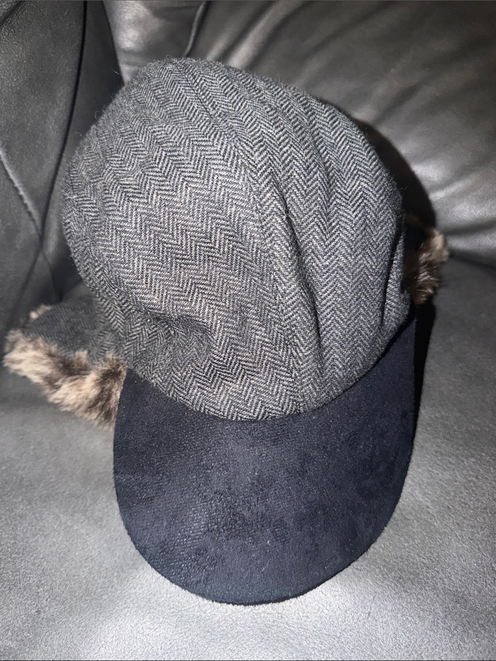 Adult OSFM Grey Herringbone Cap with Black Suede Visor